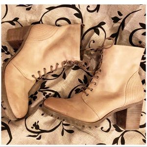 Leather✨ Lace-up Boho/Combat Vibe Ankle Boot